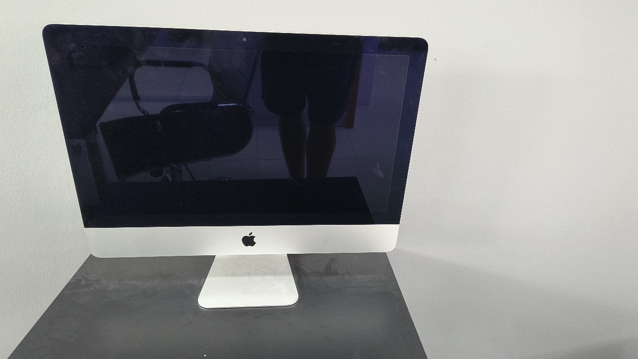 iMac 21.5 inch (Late 2015)